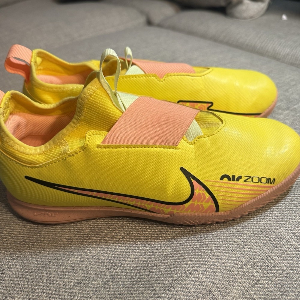 Nike Air Zoom‎ Mercurial Turf Soccer Shoes Volt Pink Youth 5Y Cleats
